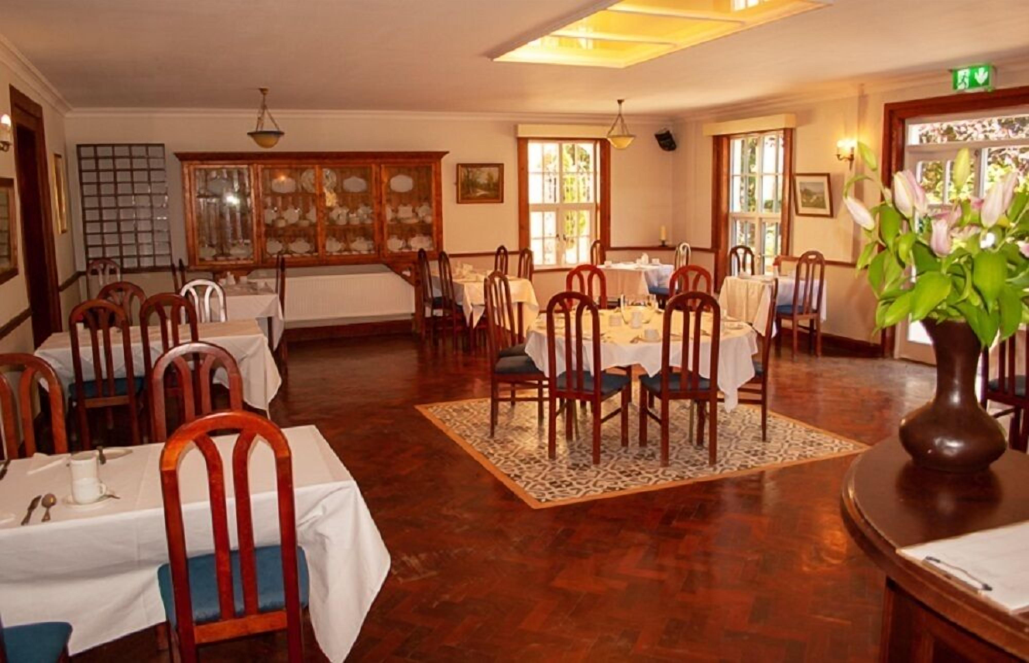 daily full breakfast (eur 10 per person)