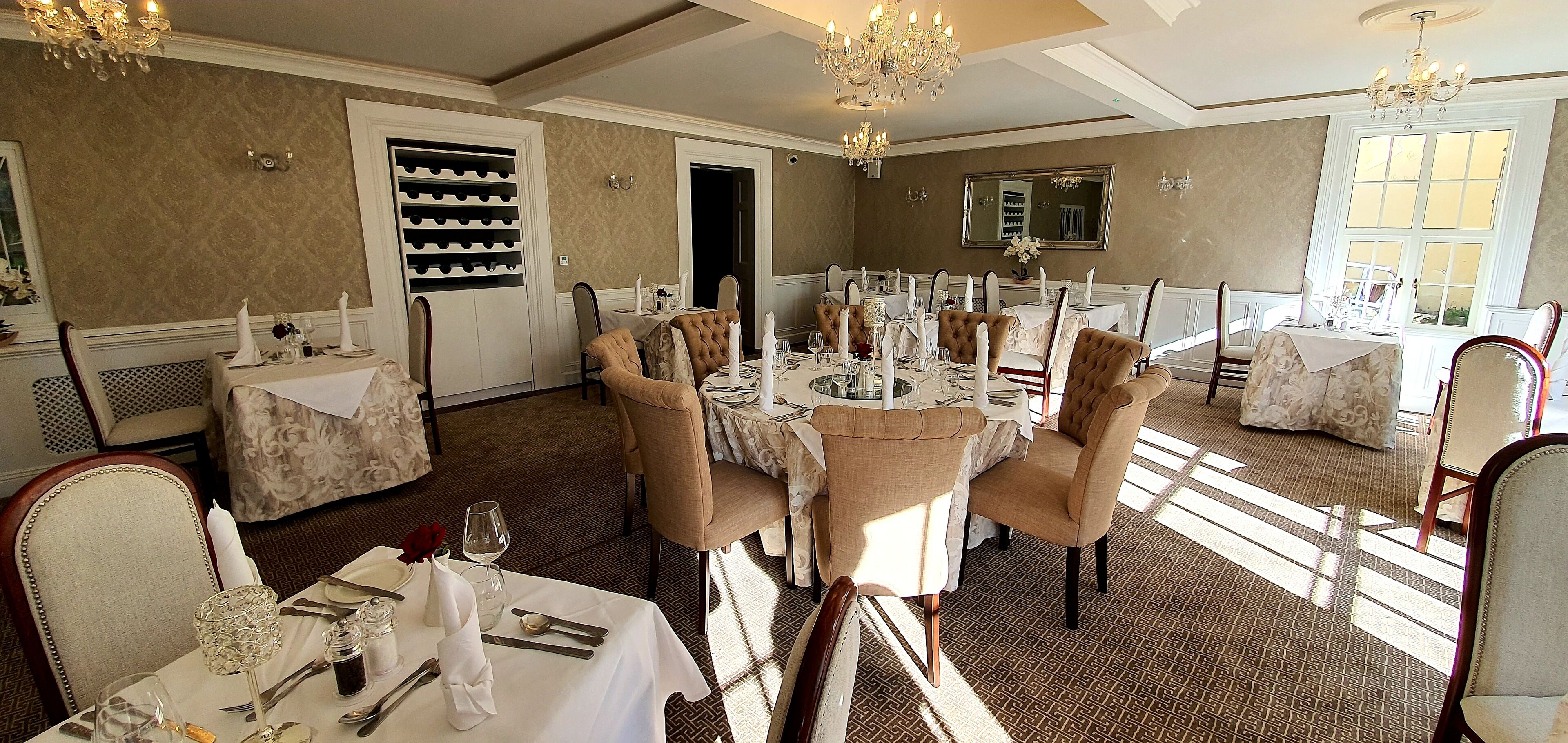 Daily full breakfast (EUR 10 per person)