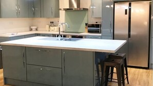 House, 5 Bedrooms | Private kitchen