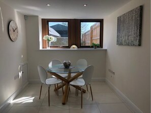 Dining - Middle Barn (Oxford)