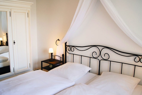 Down comforters, in-room safe, free WiFi, bed sheets