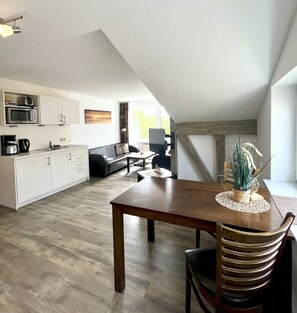 Studio Comfort | DuntÀcken, vÀrdeförvaringsskÄp pÄ rummet, gratis wi-fi och sÀngklÀder