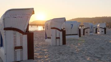 Perto da praia, areia branca