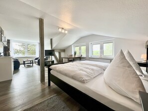 Comfort Studio | Down duvets, in-room safe, free WiFi, bed sheets
