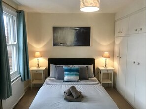 House, 3 Bedrooms | 3 bedrooms, free WiFi, bed sheets - Osney Island House (Oxford)