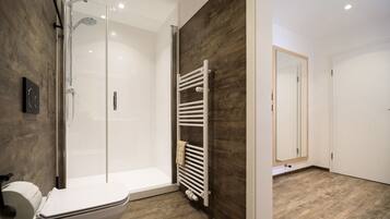 Familienzimmer, Nichtraucher, Annex | Badezimmer | Dusche, Haartrockner, Handtücher, Seife