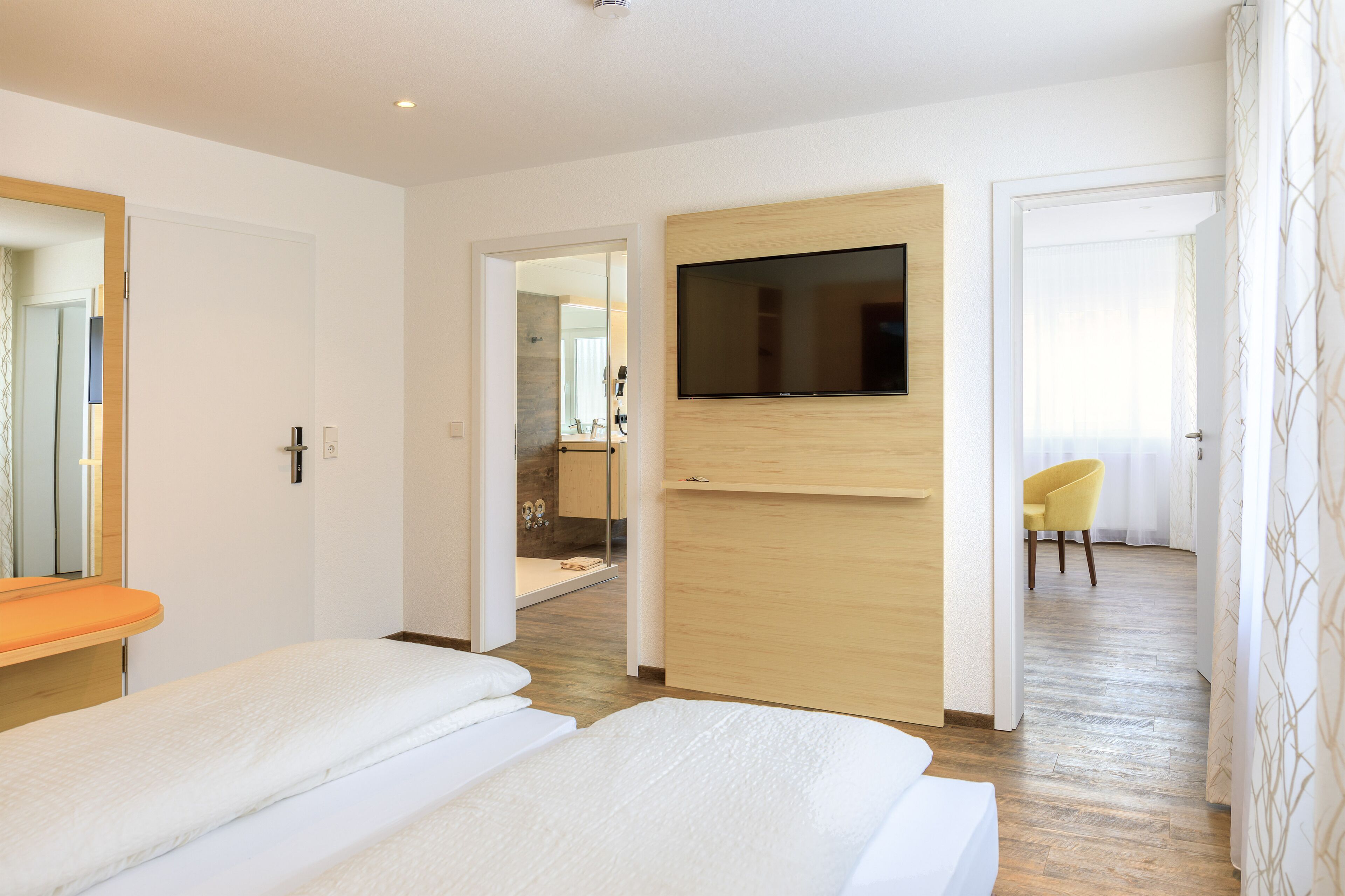 Family Suite, Non Smoking, Annex Building | Room amenity