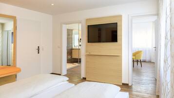 Family Suite, Non Smoking, Annex Building | Room amenity