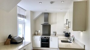 Apartment, 2 Bedrooms | Private kitchen - Riverside Apartment (Abingdon)