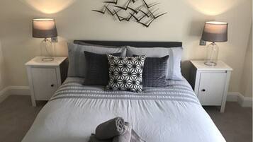 Apartment, 2 Bedrooms | 2 bedrooms, free WiFi, bed sheets