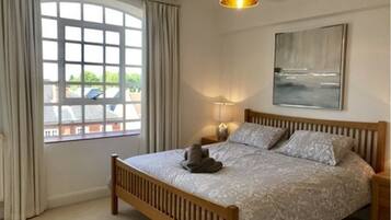 Apartment, 2 Bedrooms | 2 bedrooms, free WiFi, bed sheets