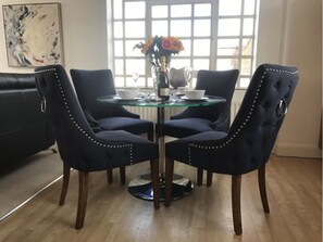 Apartment, 2 Bedrooms | In-room dining