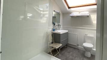 Double Room, Ensuite (Room 5) | Bathroom