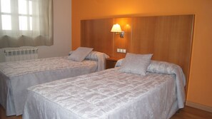 Apartment, 1 Bedroom | Soundproofing, free cribs/infant beds, free WiFi, bed sheets