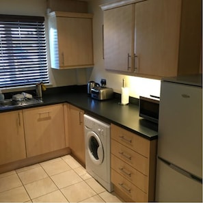 Apartment, 1 Bedroom | Private kitchen | Full-sized fridge, dishwasher, cookware/dishes/utensils - Welbeck Place Apartment 1 (Oxford)