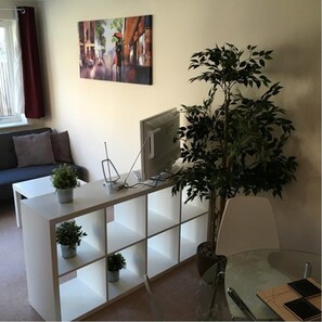 Apartment, 1 Bedroom | Living area | Flat-screen TV - Welbeck Place Apartment 2 (Oxford)