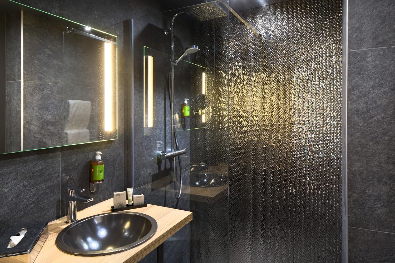 shower, free toiletries, towels