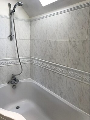 House, 3 Bedrooms | Bathroom