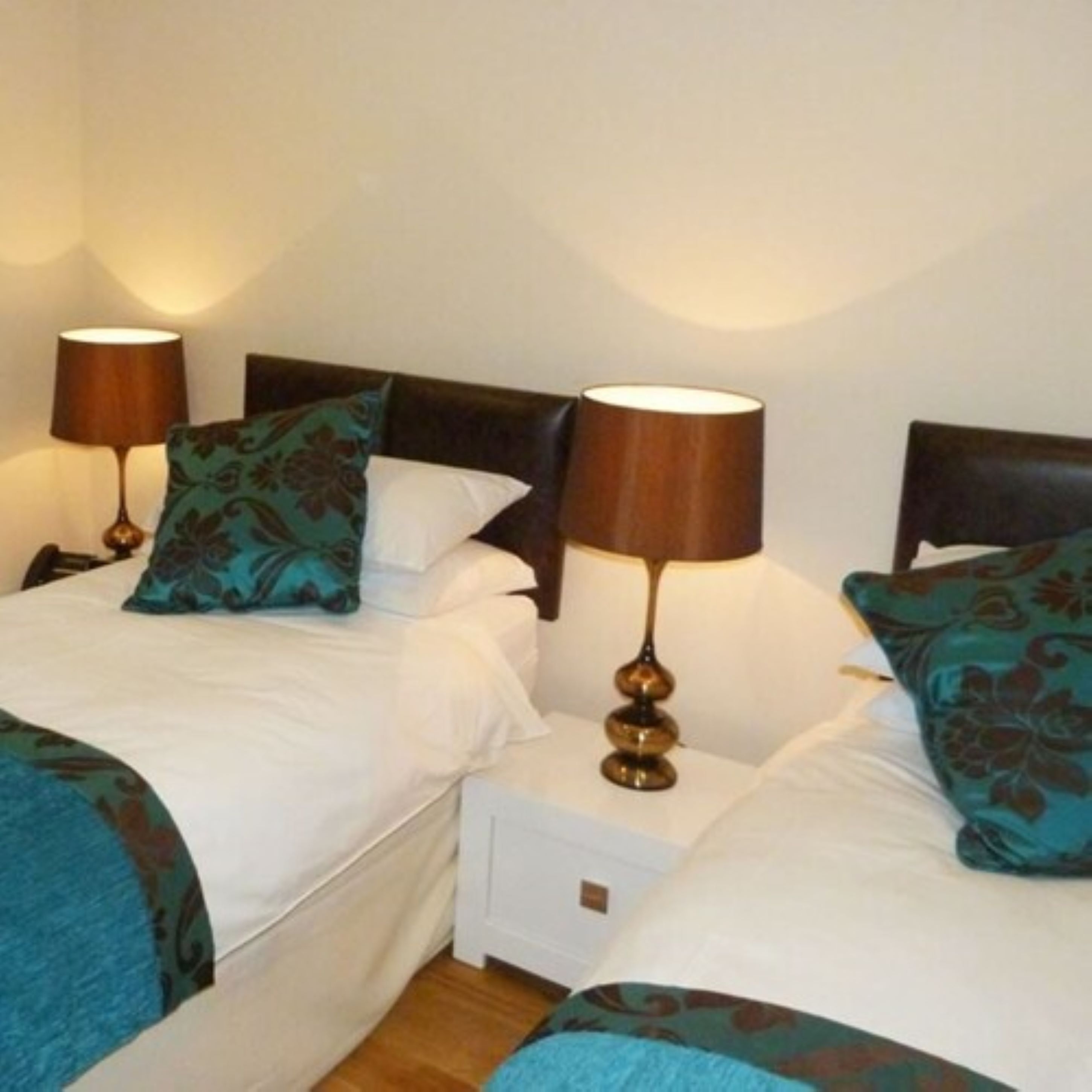 twin room | hypo-allergenic bedding, blackout curtains, soundproofing