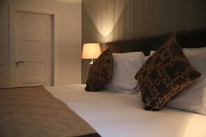 Hypo-allergenic bedding, blackout curtains, soundproofing - The Aberlour Hotel (Aberlour)