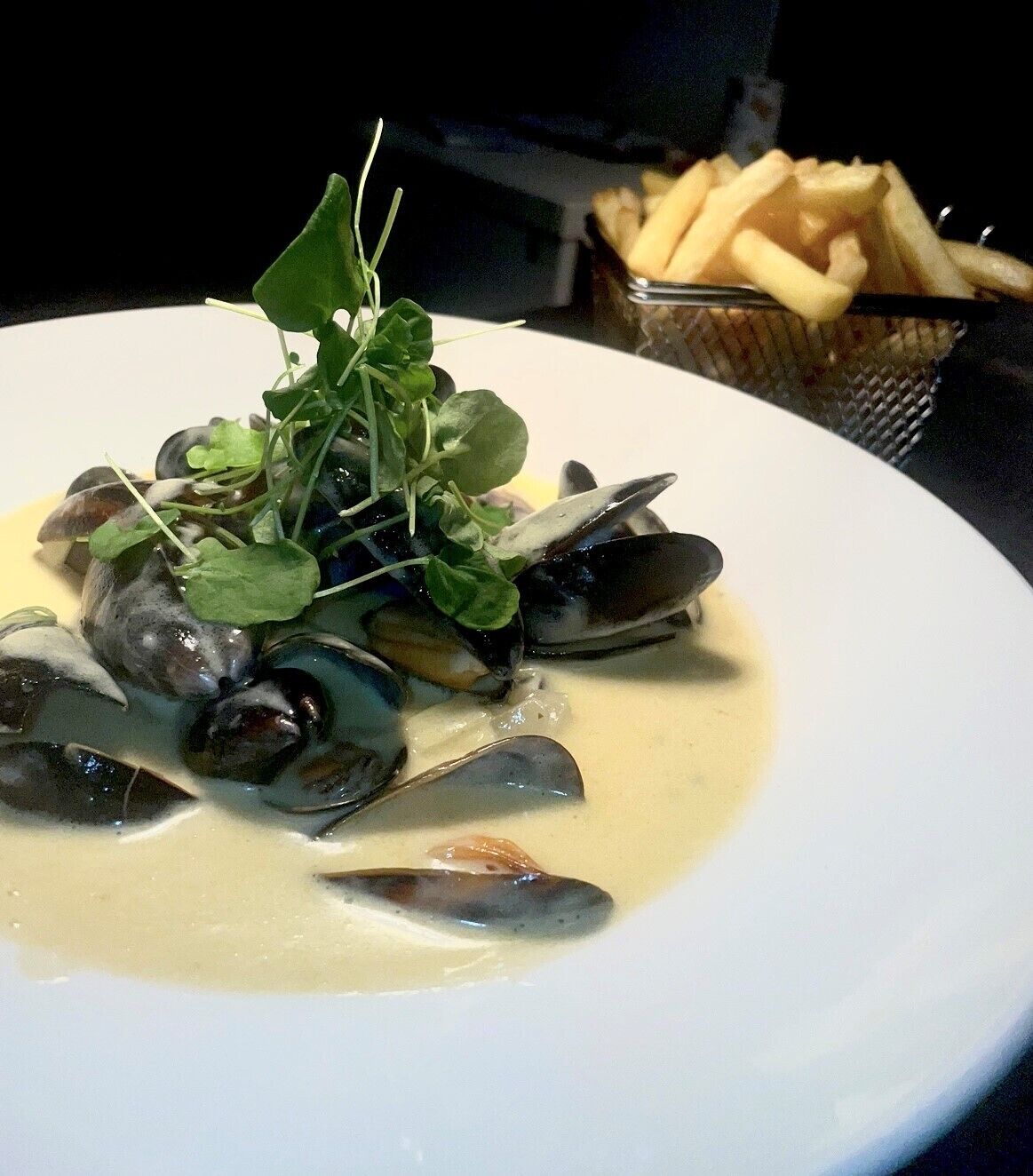 lunch and dinner served