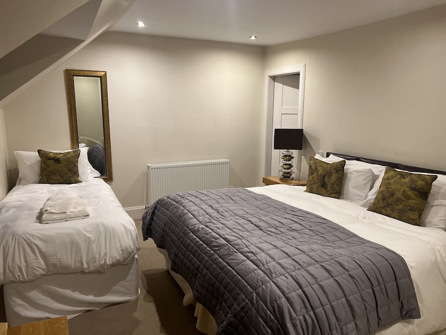 Family Room | Hypo-allergenic bedding, blackout drapes, soundproofing