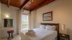 Classic Villa (Executive) | 3 bedrooms, in-room safe, iron/ironing board, bed sheets - San Lameer Villa Rentals  2827 (Southbroom)