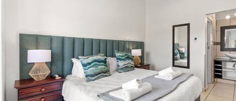 3 bedrooms, iron/ironing board, cribs/infant beds, bed sheets