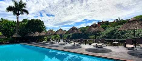 2 piscines extérieures