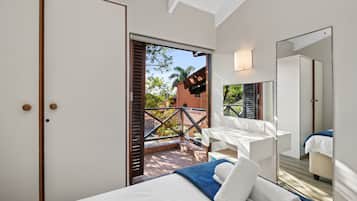 Classic Triple Room, 3 Bedrooms (Premier) | Garden view