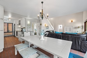 Classic Triple Room, 3 Bedrooms (Premier) | In-room dining - San Lameer Villa Rentals 1926 (Southbroom)