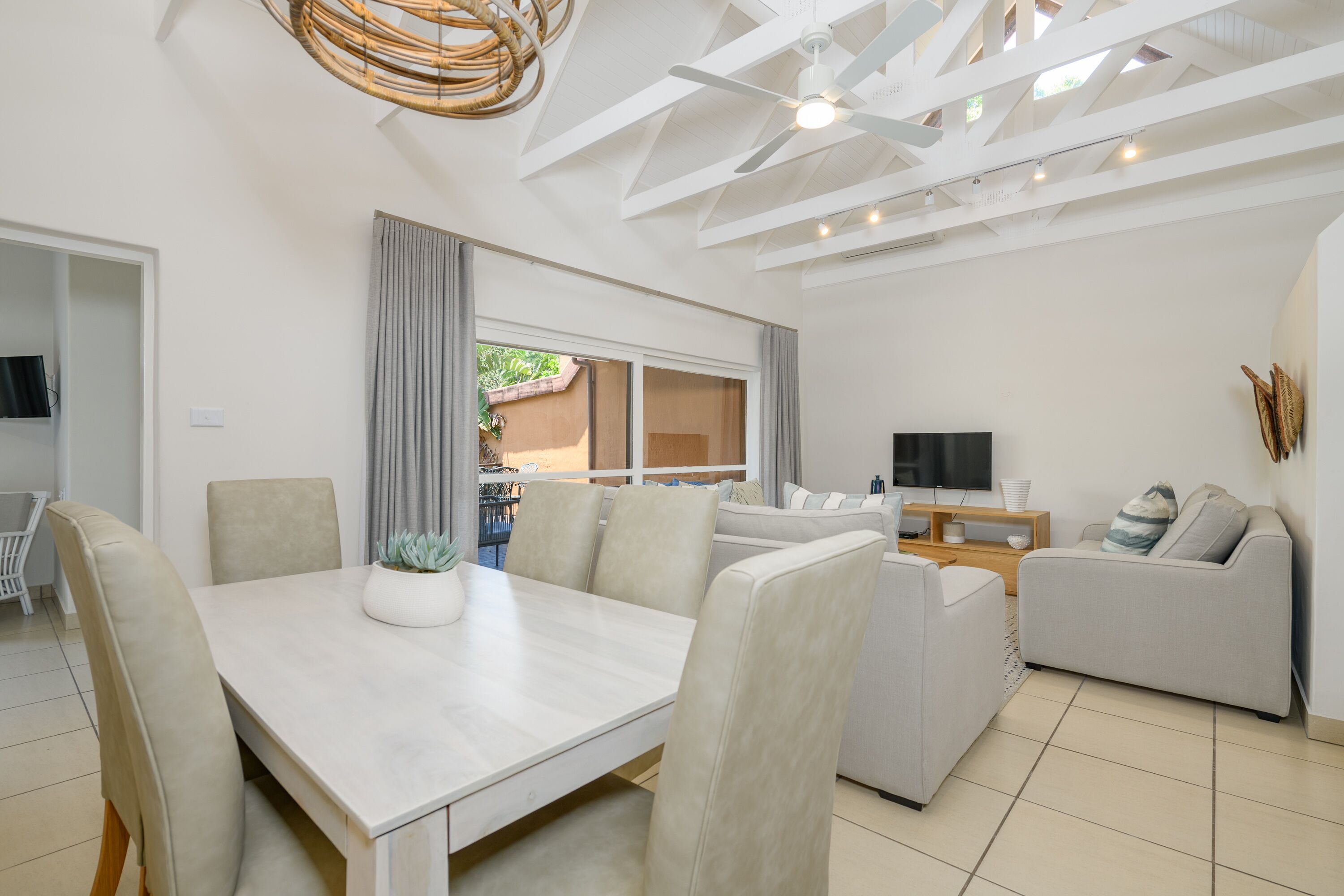 Vila Superior, 3 kamar tidur | Area keluarga | TV