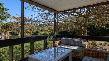 Classic Villa (Premium) | Terrace/patio