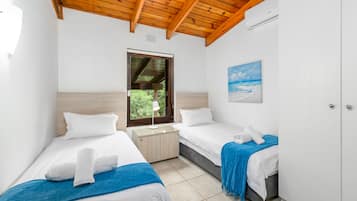 3 bedrooms, iron/ironing board, cots/infant beds, free WiFi