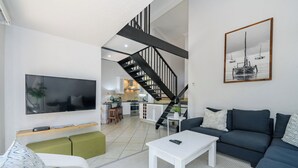 Villa – superior, 3 soverom | Oppholdsområde | TV og bordtennis