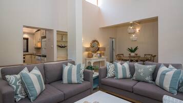 Superior Suite, 3 Bedrooms | Living area | TV, ping pong