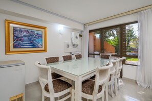Classic Villa | Dining room
