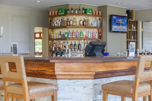 3 restaurants; ze serveren er ontbijt, lunch en diner 