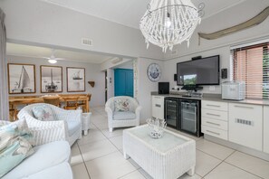 Classic Villa, 4 Bedrooms | Private kitchen - San Lameer Villa Rentals 3708 (Southbroom)