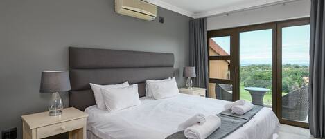 ลักซ์ชัวรี่วิลล่า, 4 ห้องนอน | 4 ห้องนอน, ตู้นิรภัยในห้องพัก, เตารีด/โต๊ะรีดผ้า, เปล/เตียงเด็กอ่อน