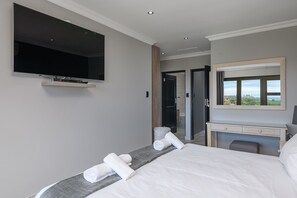 Luxury Villa, 4 Bedrooms | 4 bedrooms, in-room safe, iron/ironing board, cots/infant beds - San Lameer Villa Rentals 14109 (Southbroom)