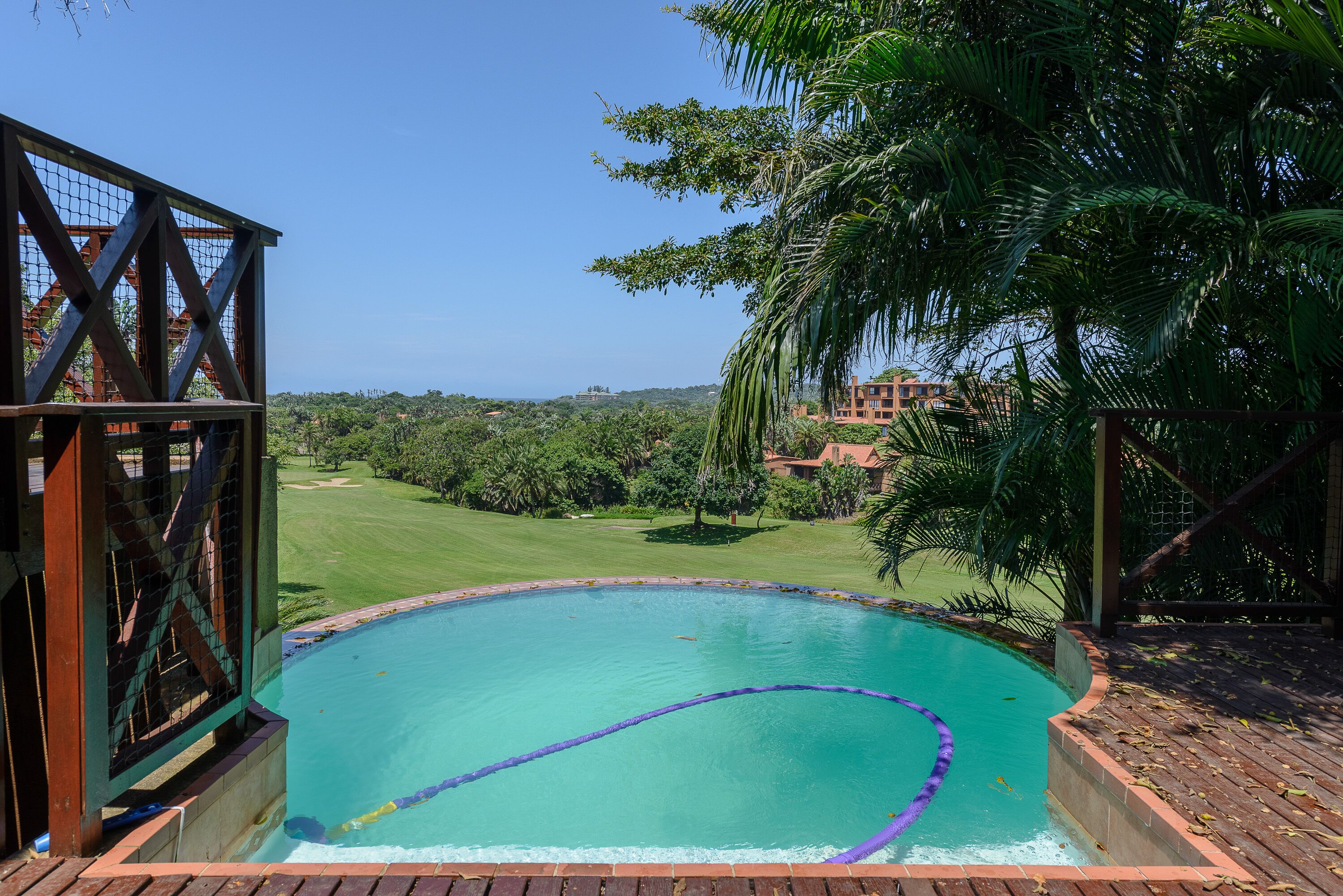 2 piscinas externas