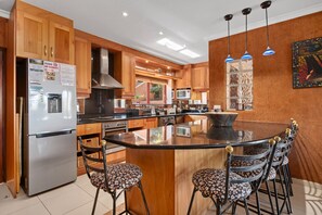 Superior Villa, 4 Bedrooms | Private kitchen - San Lameer Villa Rentals 14107 (Southbroom)