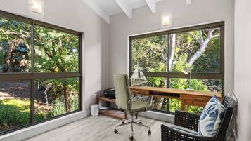 Luxury Villa | Room amenity