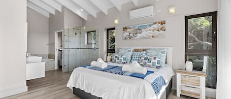 Luxury-Villa | 4 Schlafzimmer, Zimmersafe, Bügeleisen/Bügelbrett, Babybetten