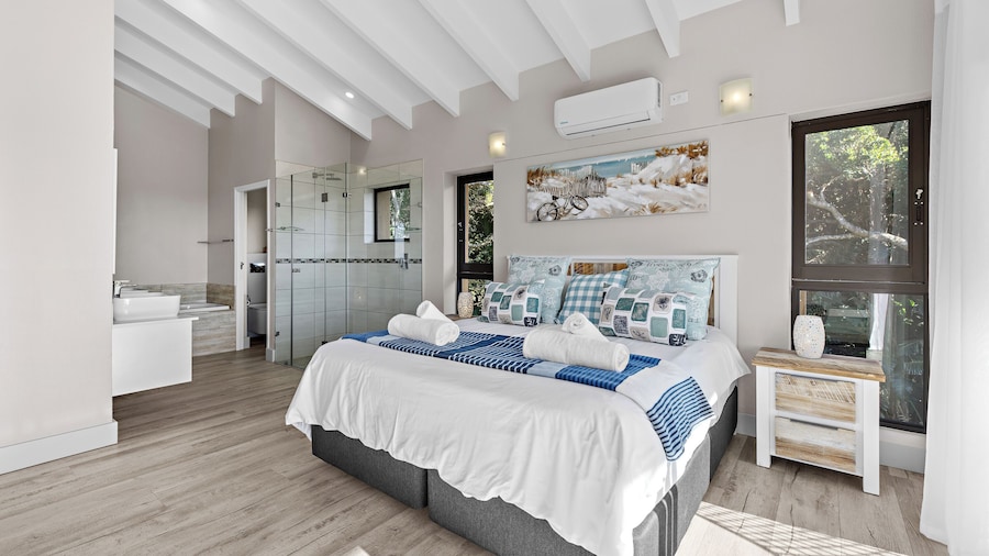 San Lameer Villa Rentals 14306