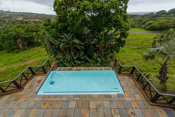 3 outdoor pools