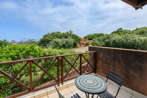 Luxe villa, 4 slaapkamers | Kameruitzicht