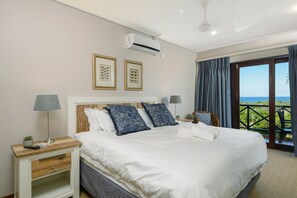 3 bedrooms, in-room safe, iron/ironing board, cots/infant beds - San Lameer Villa Rentals 14101 (Southbroom)