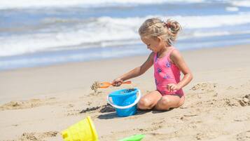 Private beach nearby, white sand, kayaking
